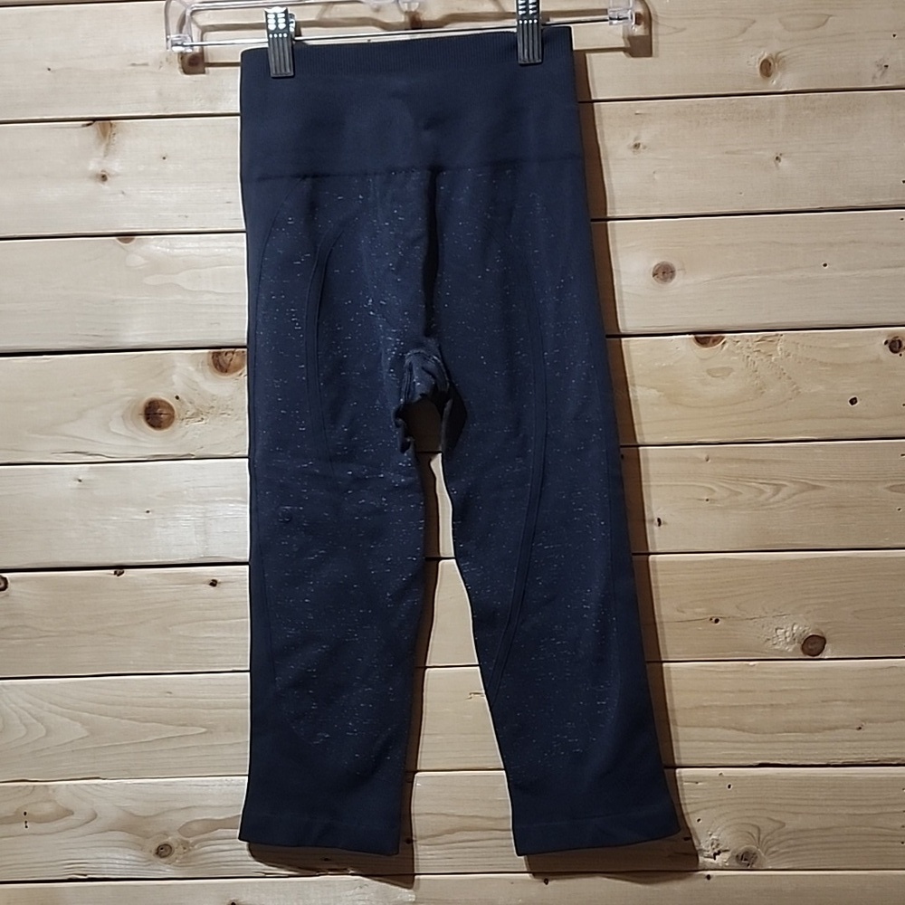 Lululemon Ebb to Street Seamless Speckled Capri Leggings Women's Size Small